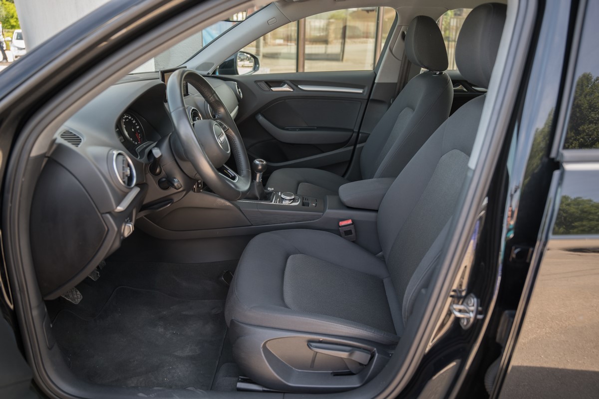Audi A3
 30 TDI Sportback