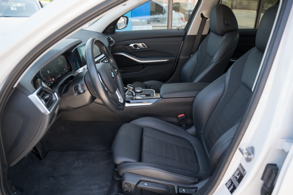 BMW
 3-Series 318 D Sport Line