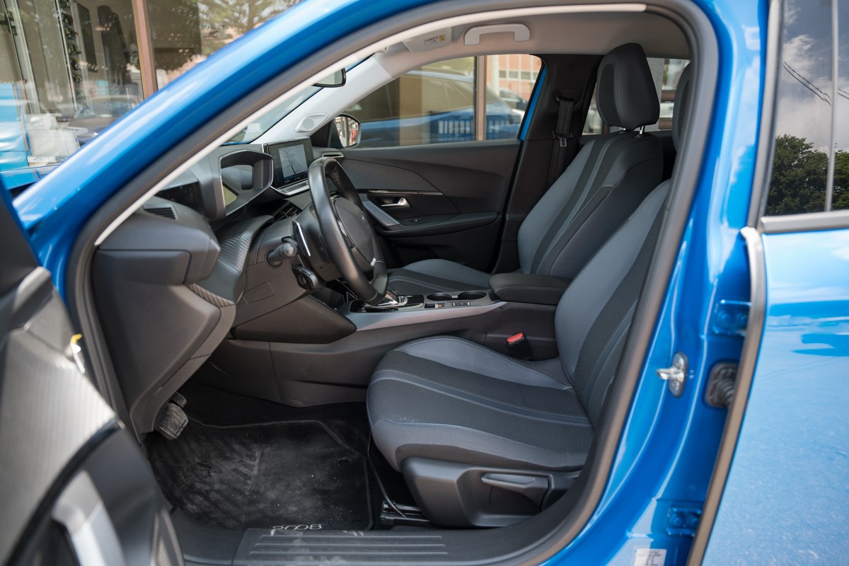 Peugeot 2008 1.5 BlueHDI ALLURE BUSINESS