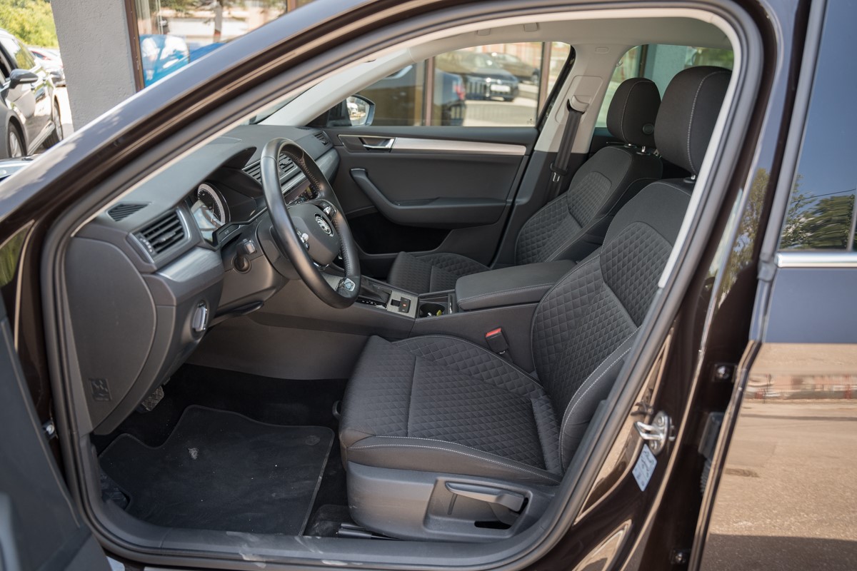 Škoda Superb 2.0 TDI DSG