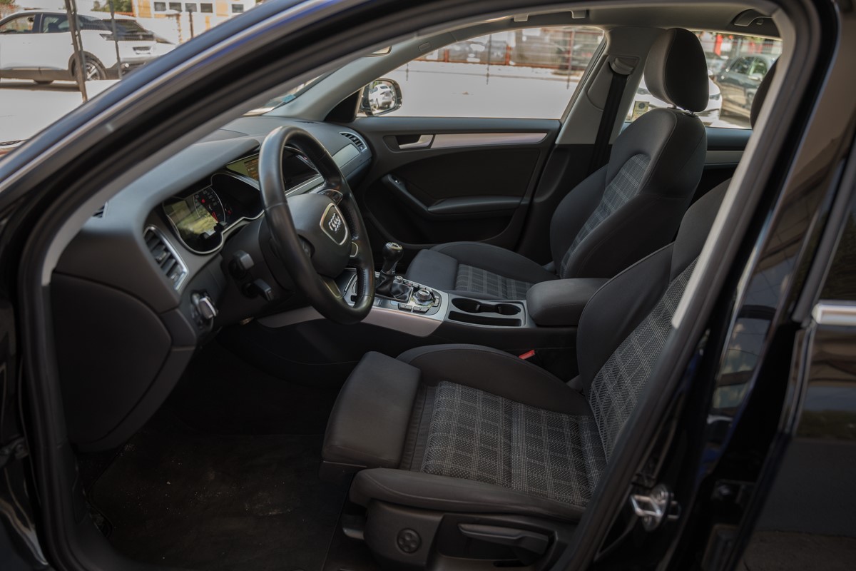 Audi A4
 2.0 TDI