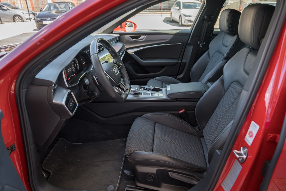 Audi A6
 3.0 TDI S line QUATTRO