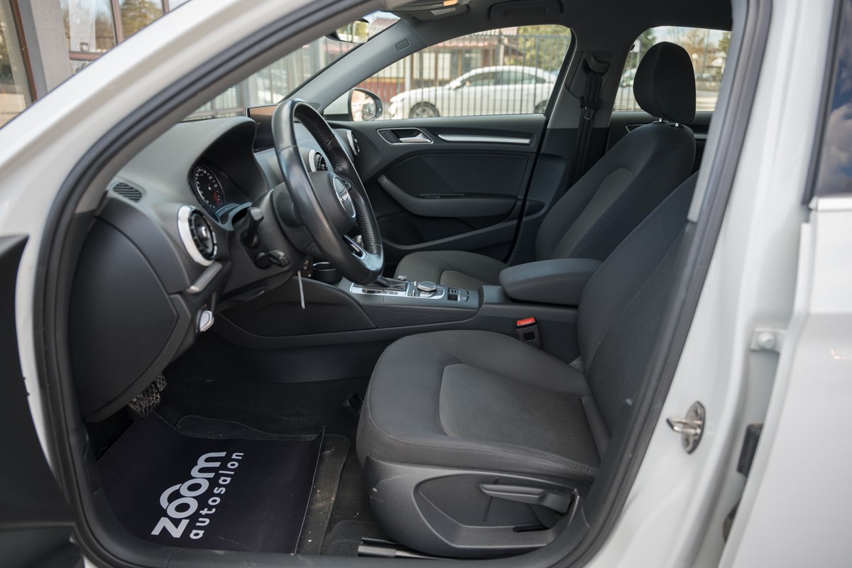 Audi A3
 1.6 TDI S-tronic