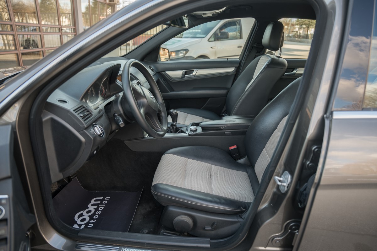 Mercedes-Benz C-Class
 200 CDI 