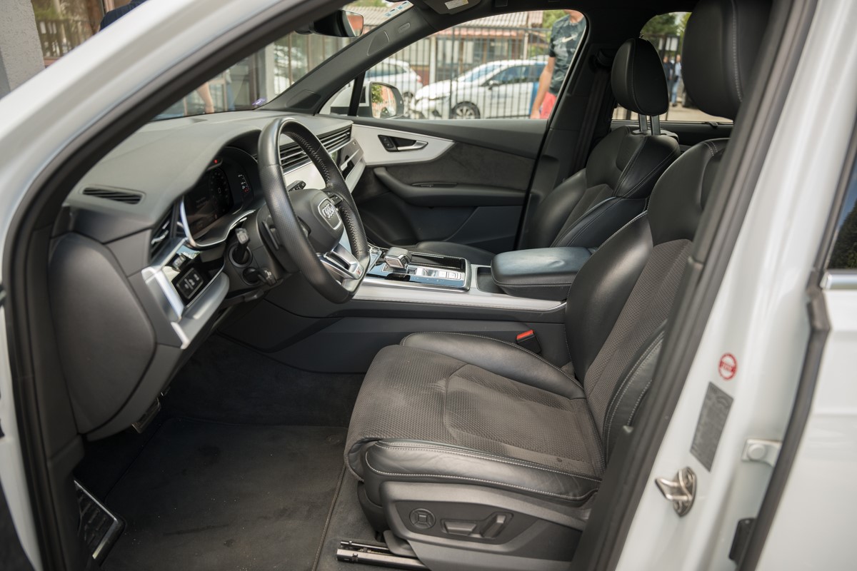 Audi Q7
 3.0 TDI S line QUATTRO