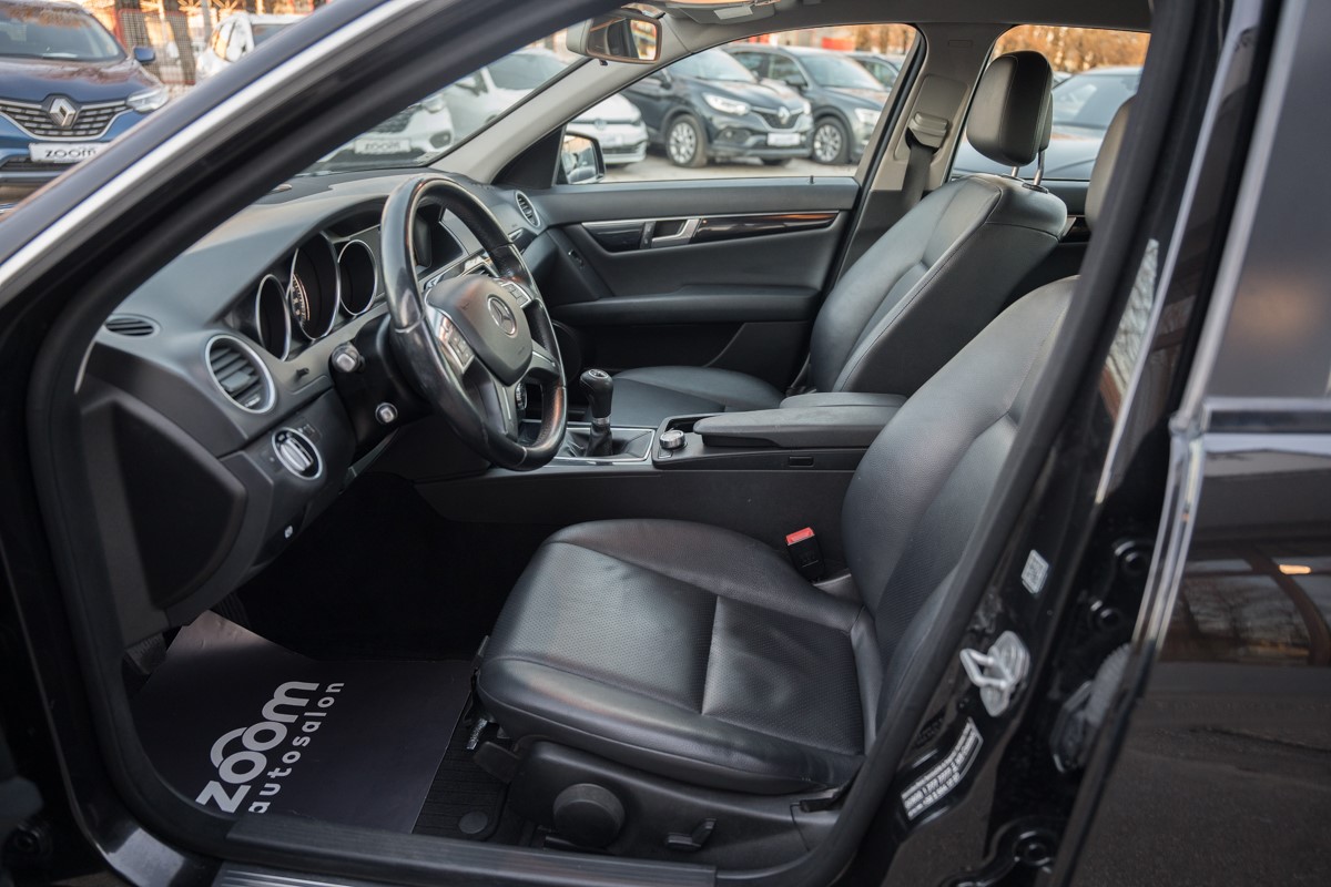 Mercedes-Benz C-Class
 180 CDI