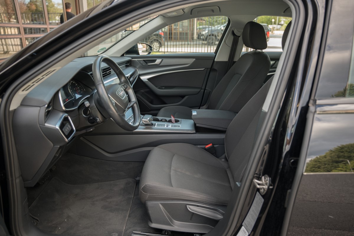 Audi A6
 40 TDI S-tronic QUATTRO