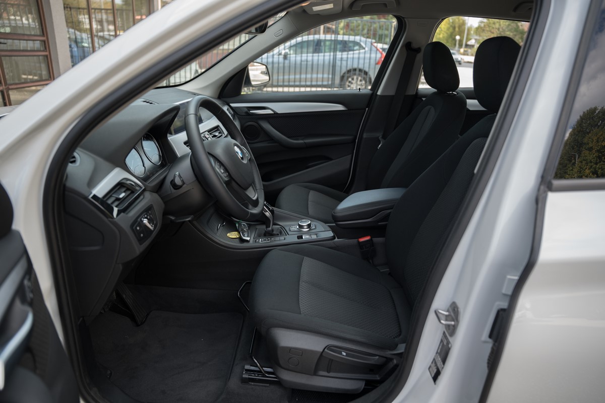 BMW
 X1 18 D sDrive