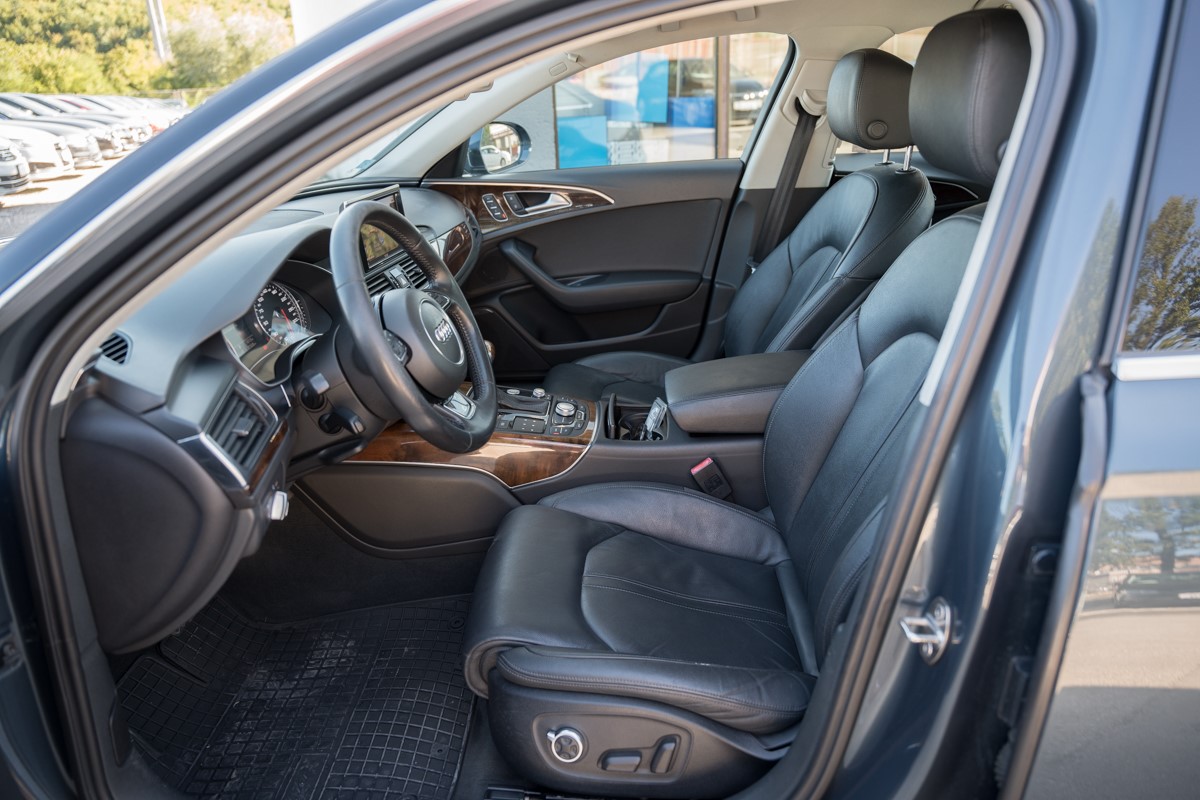 Audi A6
 2.0 TDI