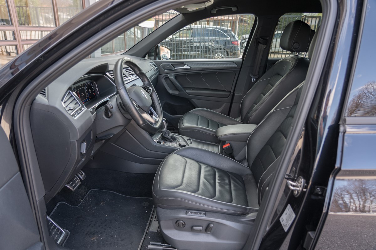 Volkswagen Tiguan
 2.0 TDI R-line