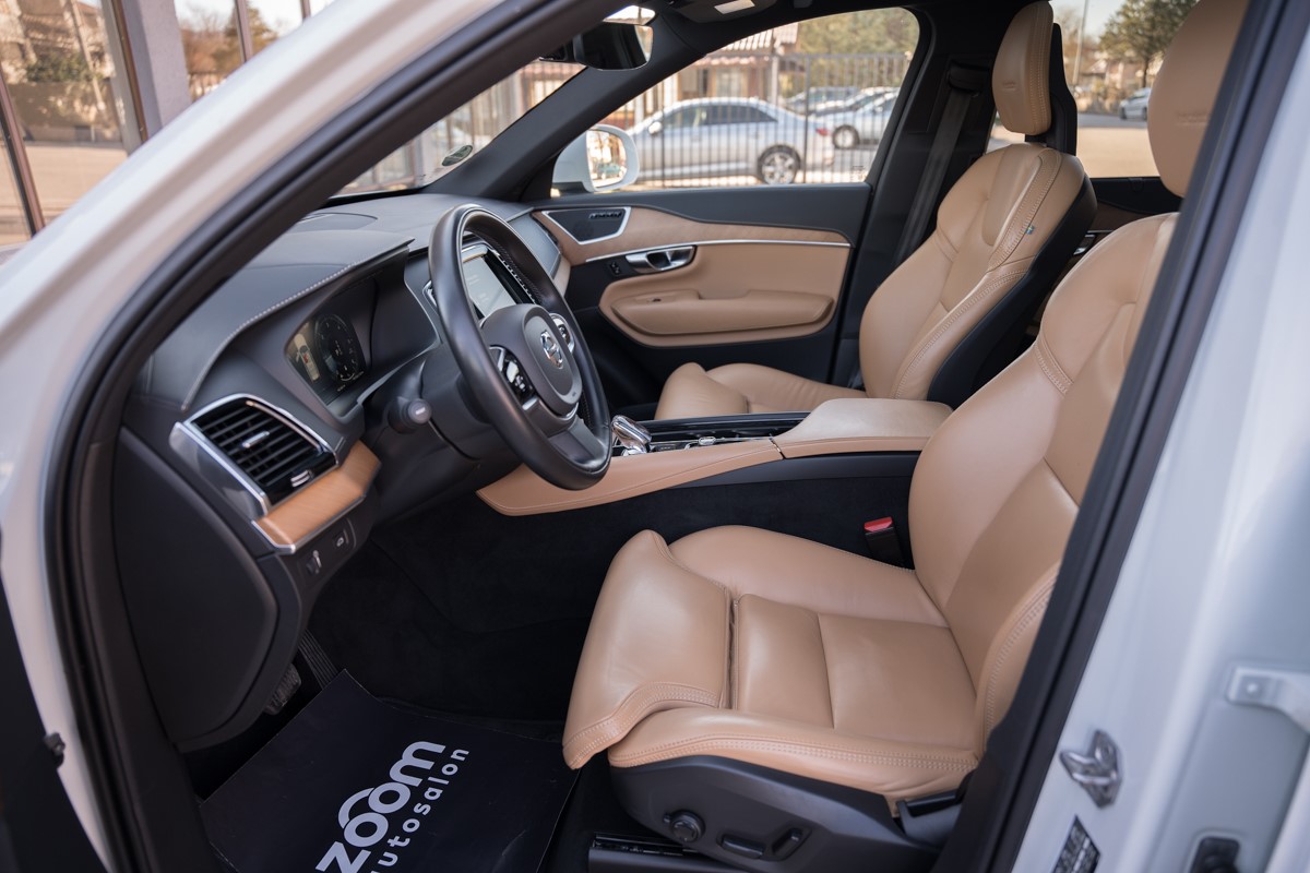 Volvo
 XC90 
 2.0 D B5 AWD Inscription 