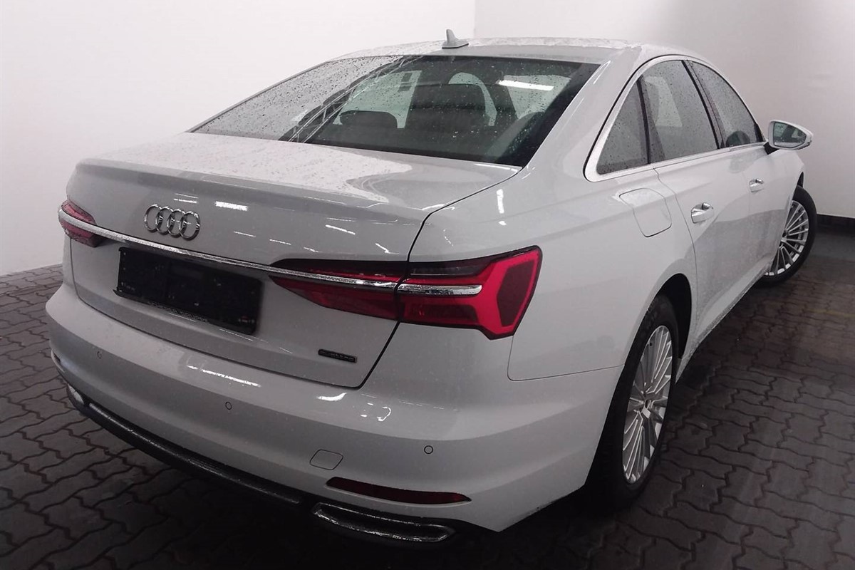 Audi A6
 45 TDI Quattro S-tronic