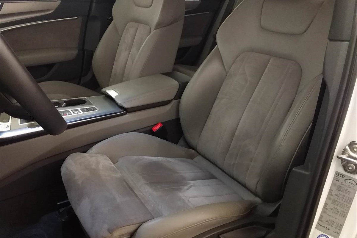 Audi A6
 45 TDI Quattro S-tronic
