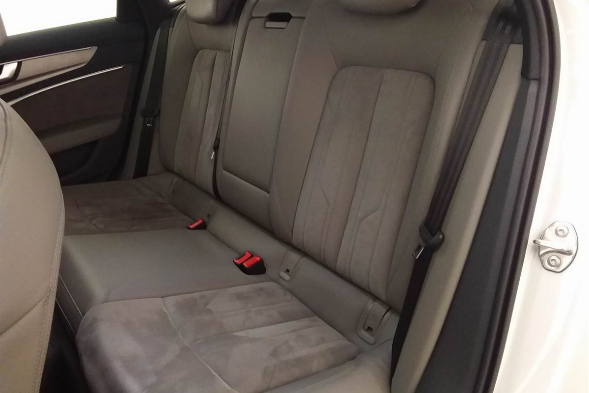 Audi A6
 45 TDI Quattro S-tronic