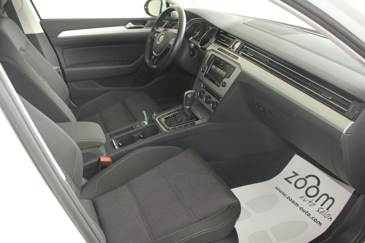 Volkswagen Passat 2.0 TDI VARIANT COMFORTLINE CARAT >DSG-Tiptronik< novi model