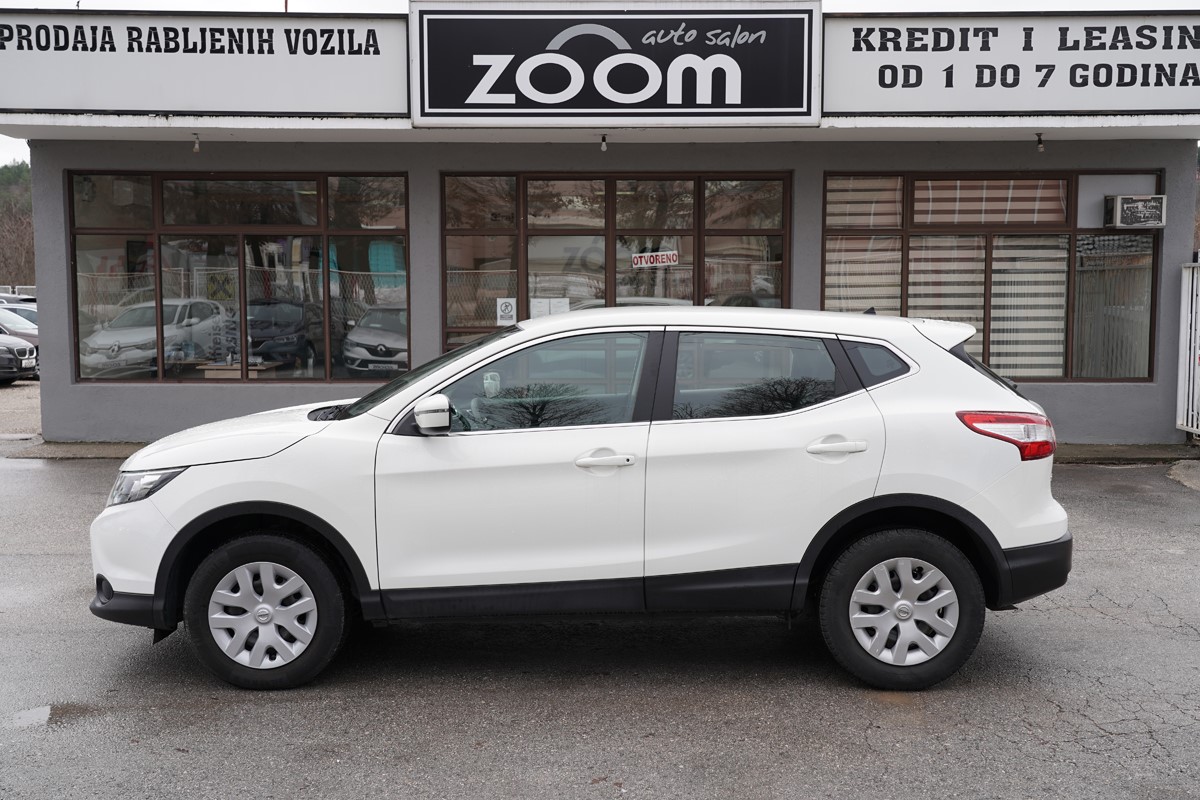 Nissan
 Qashqai 1.5 DCI