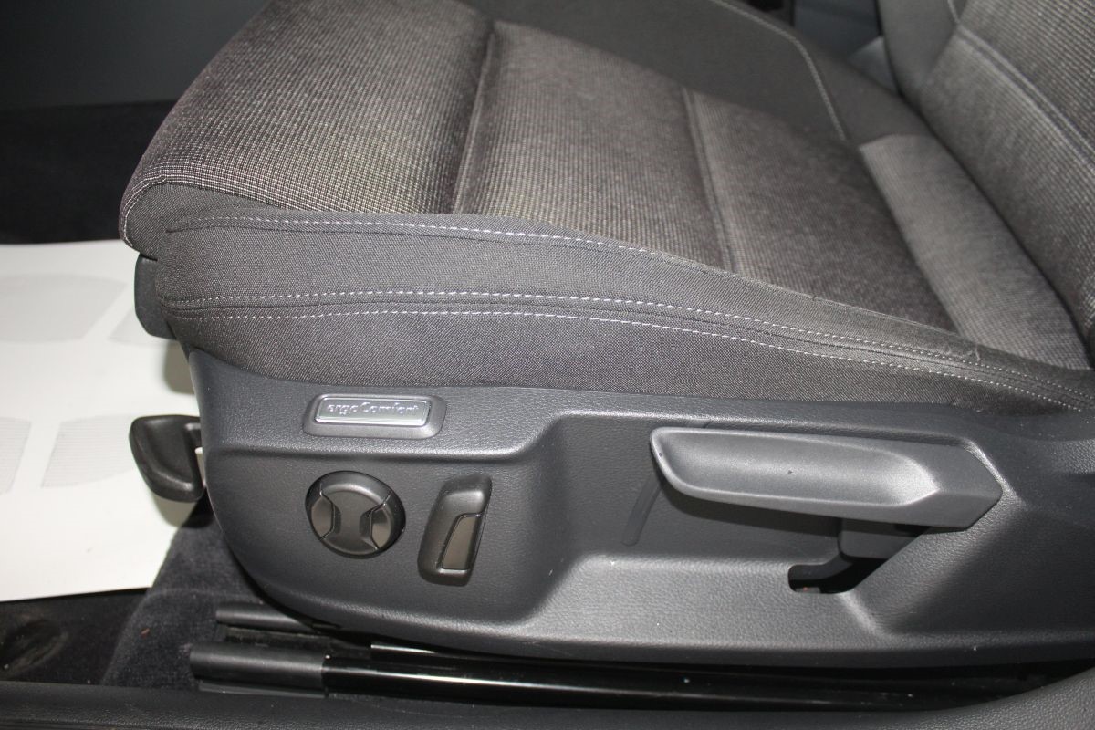 Volkswagen Passat 2.0 TDI VARIANT COMFORTLINE CARAT >DSG-Tiptronik< novi model