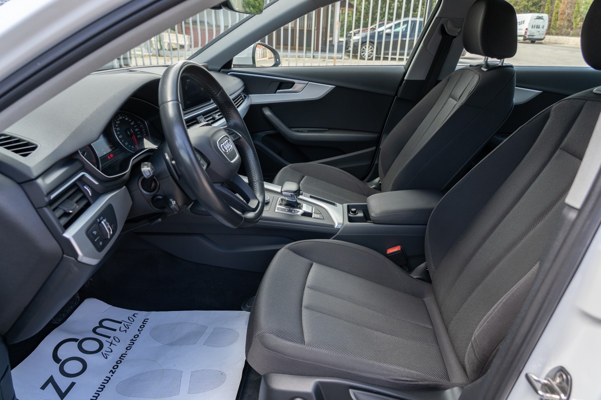 Audi A4
 2.0 TDi Ultra S-tronic Business