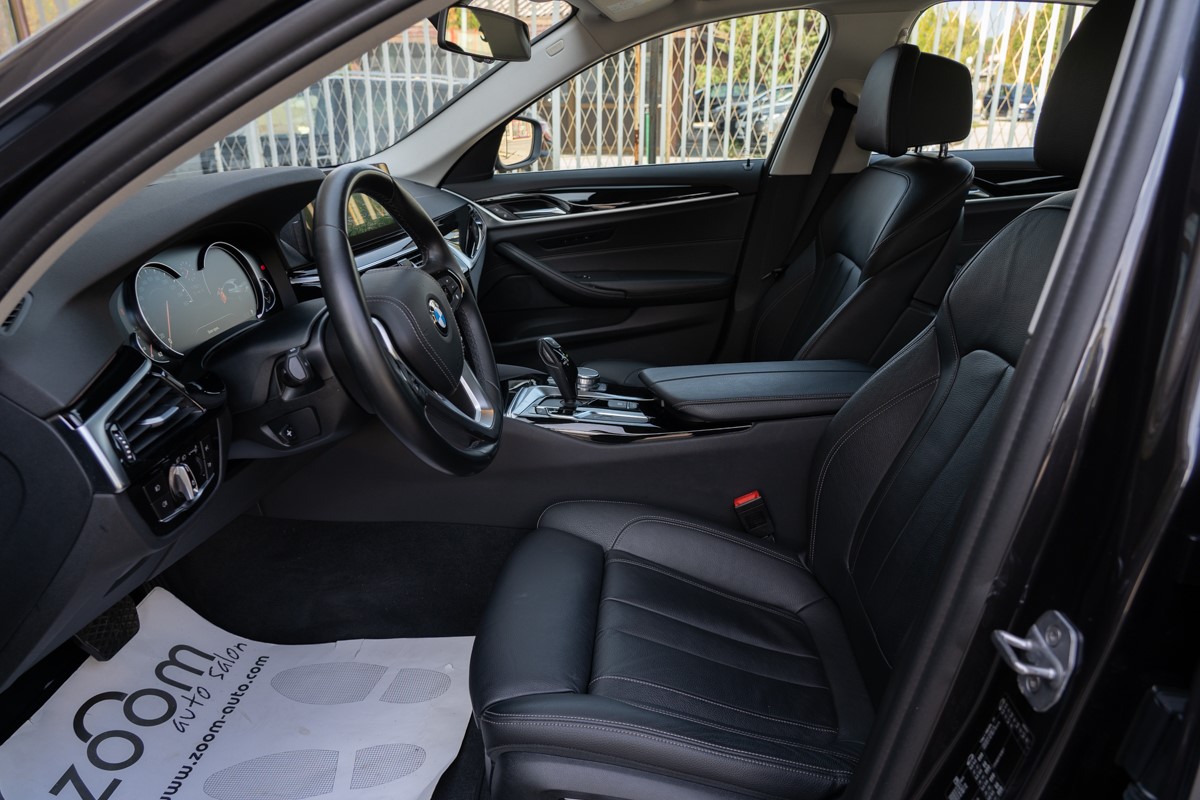 BMW
 5-Series 520dA Business