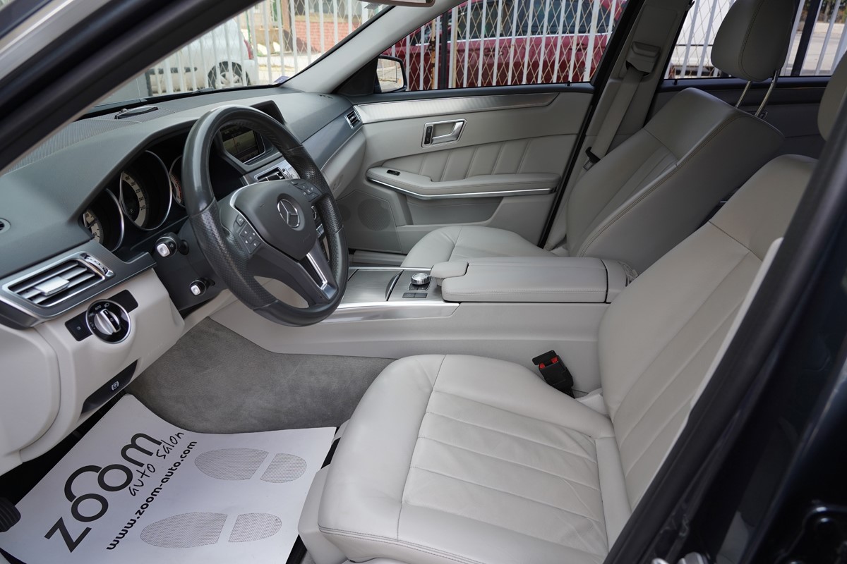 Mercedes-Benz E-Class
 E 220 BLUETEC