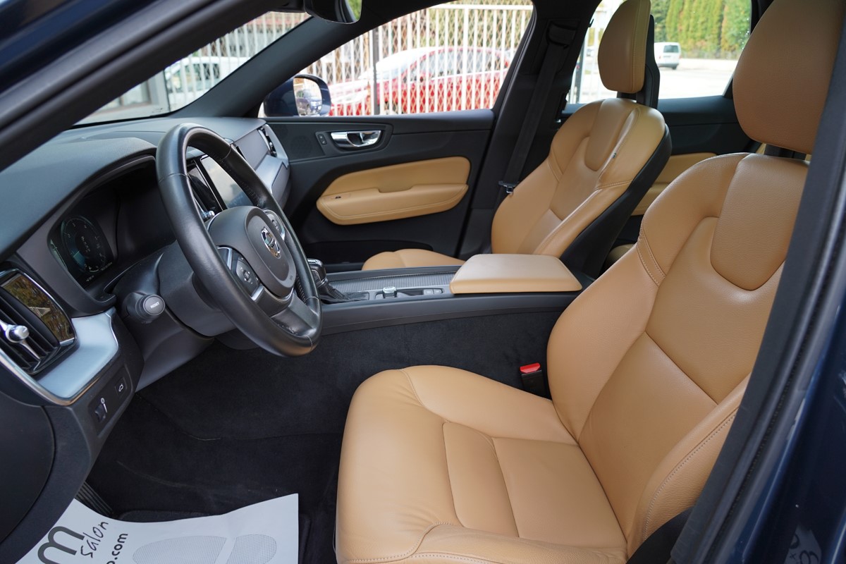 Volvo
 XC60 2.0 D5 ECO BUSINESS