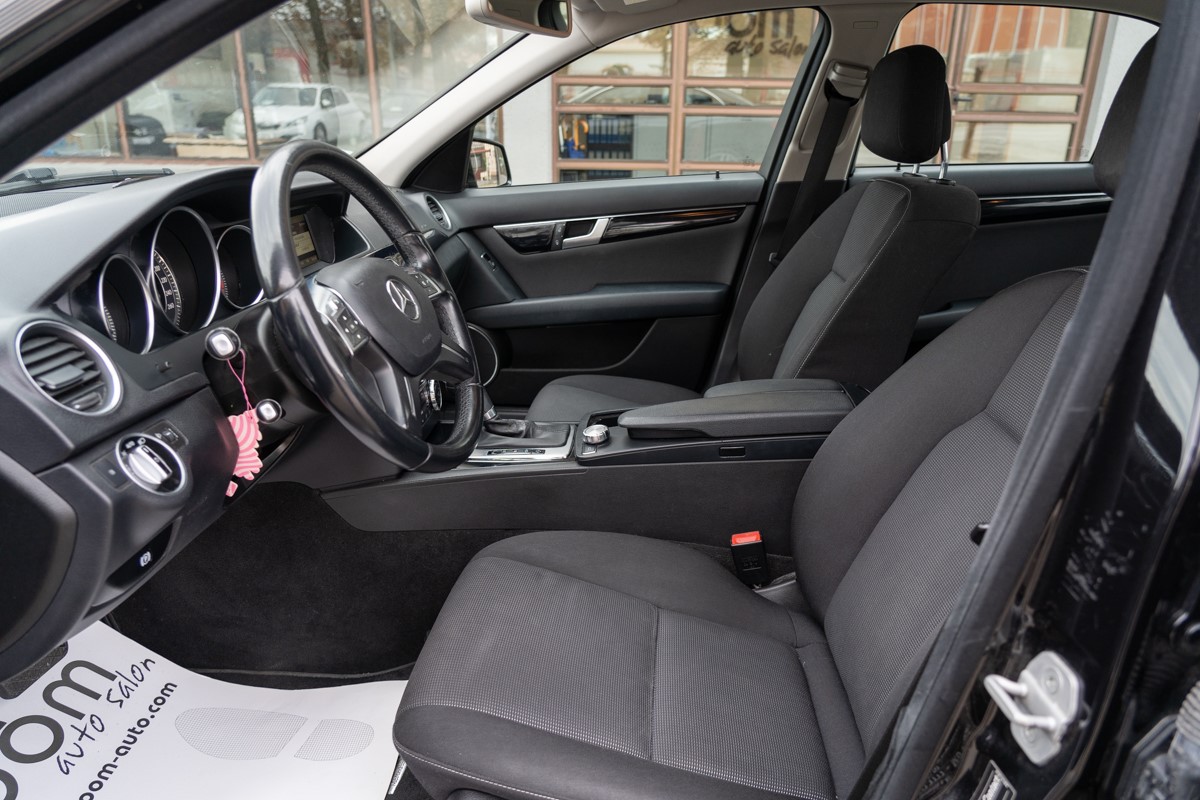Mercedes-Benz C-Class
 C 220 CDI