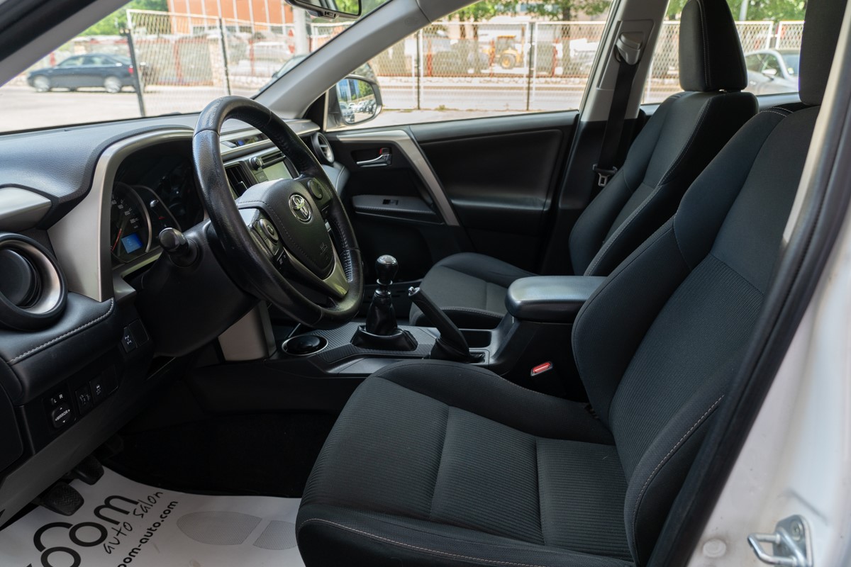 Toyota
 RAV4
 2,0 4x4