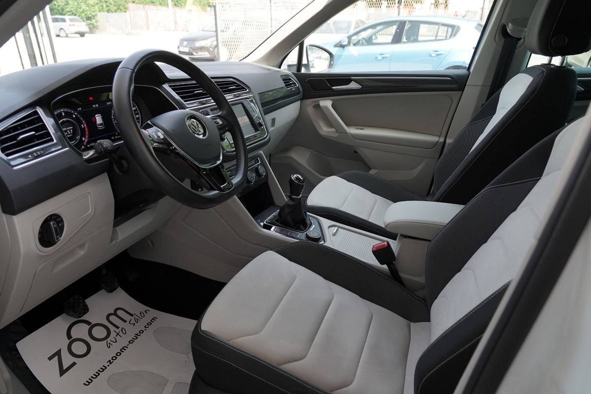 Volkswagen Tiguan
 2.0 TDI  BMT 4MOTION  Virtual Dashboard 