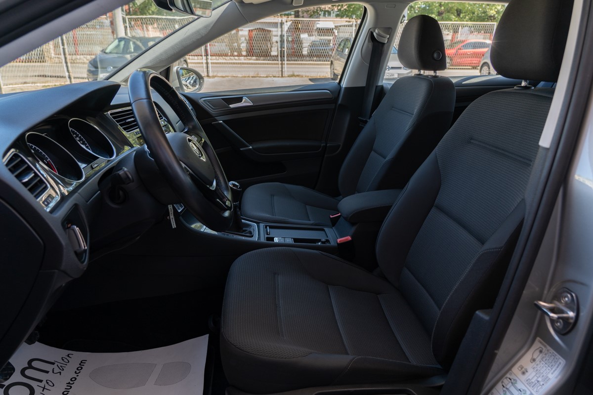 Volkswagen Golf 1,6 TDI CONFORTLINE BUSINESS