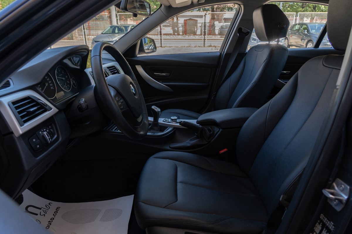 BMW
 3-Series 316D BUSINESS 