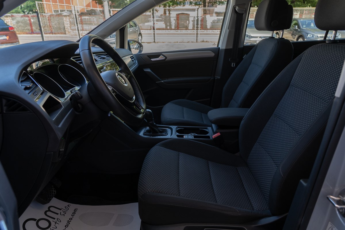 Volkswagen Touran 2.0 TDi Confortline Business DSG7
