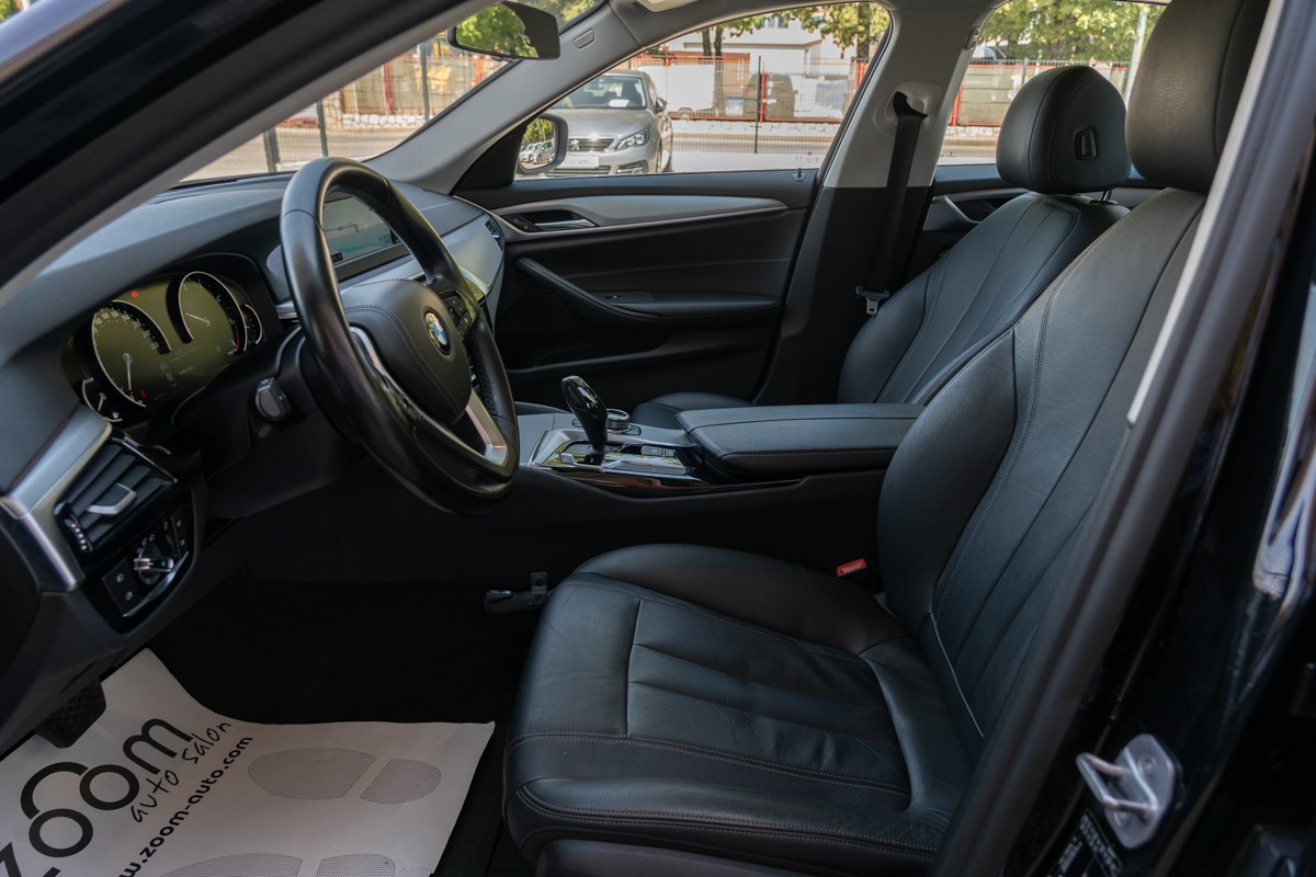 BMW
 5-Series 520d