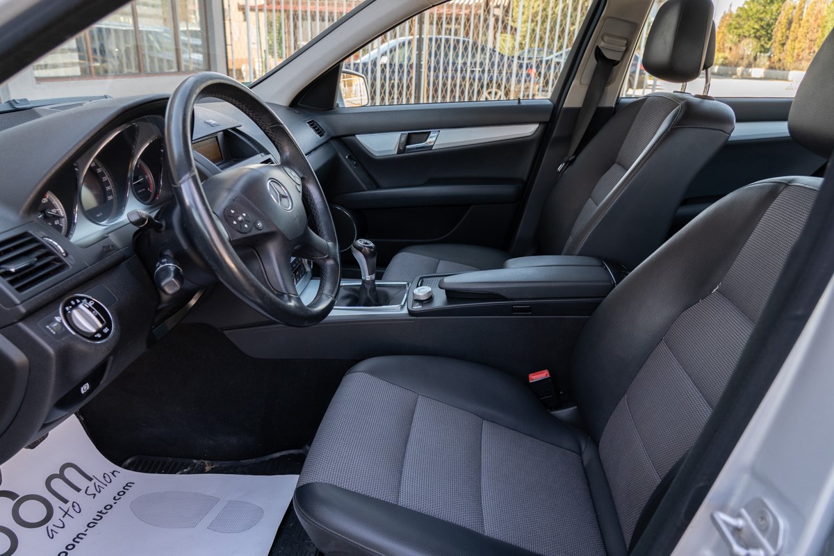 Mercedes-Benz C-Class
 200 CDI