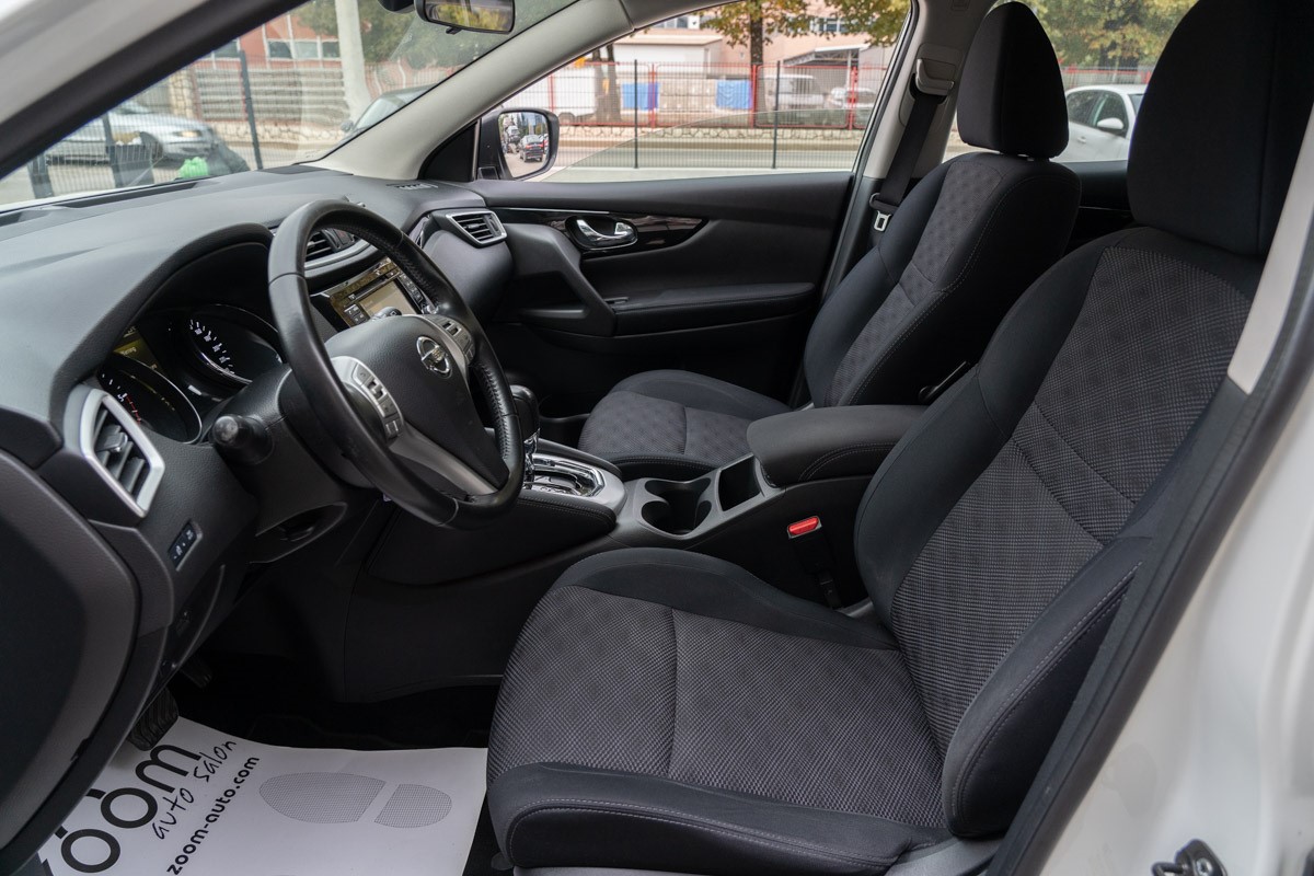 Nissan
 Qashqai 1,6 DCI