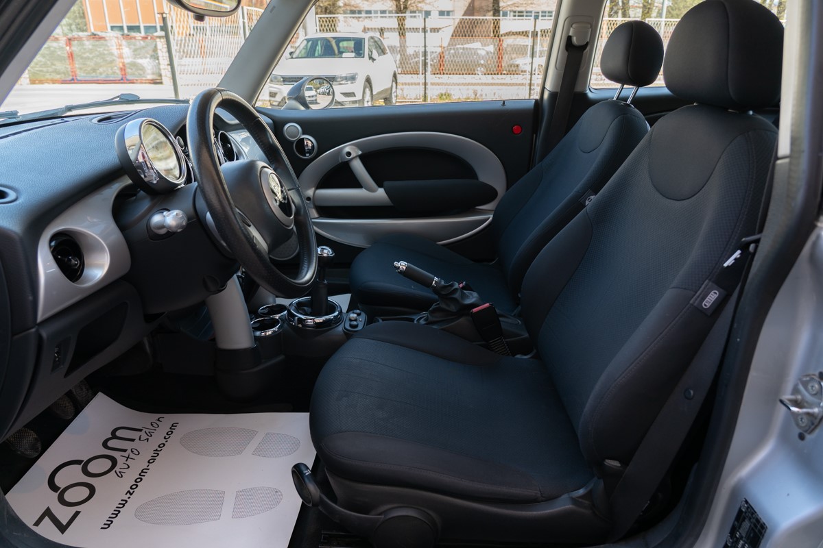 MINI
 Cooper 
 1,6 Benzin