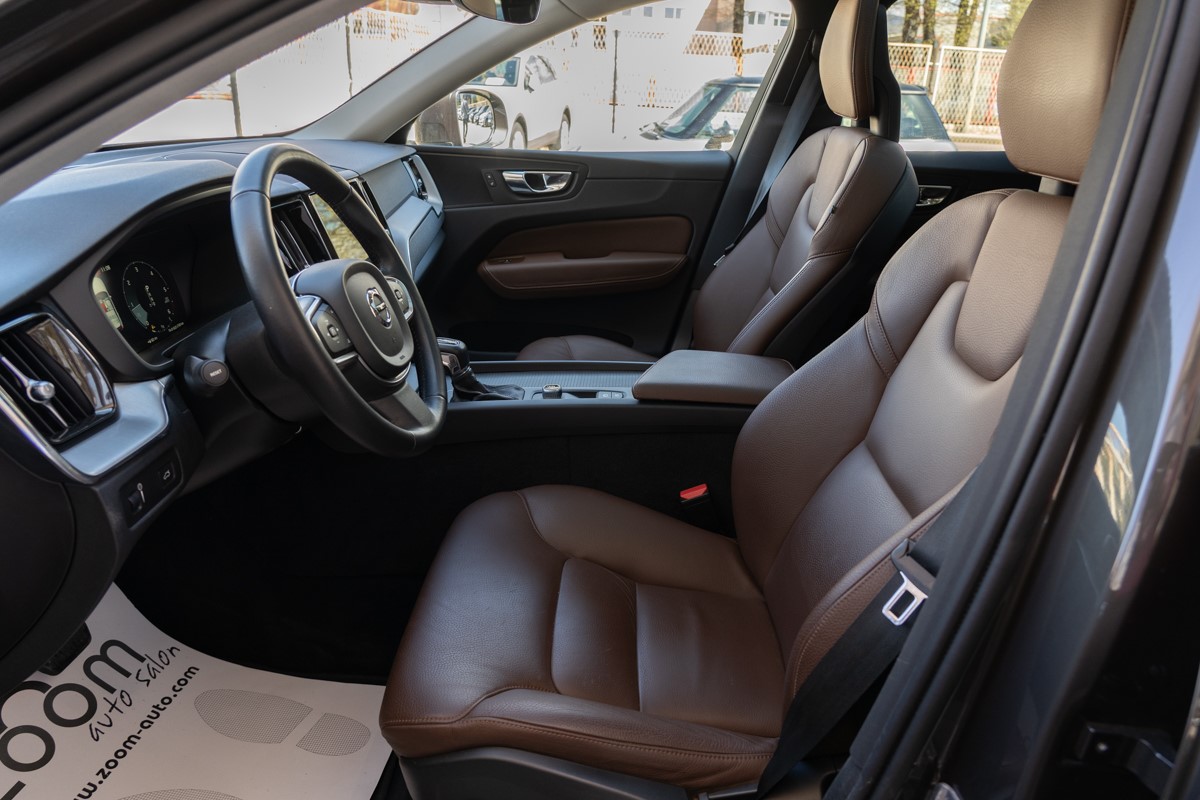 Volvo
 XC60 D4 190 CH