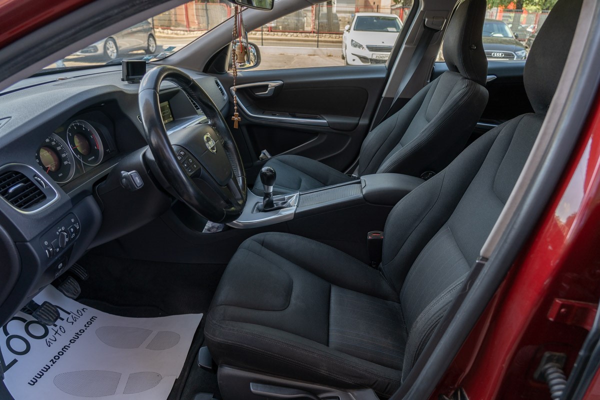 Volvo
 V60 2,0 D