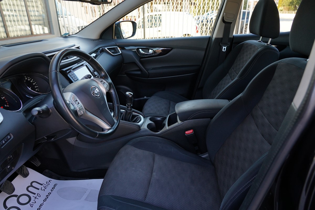 Nissan
 Qashqai 1,6 DCI