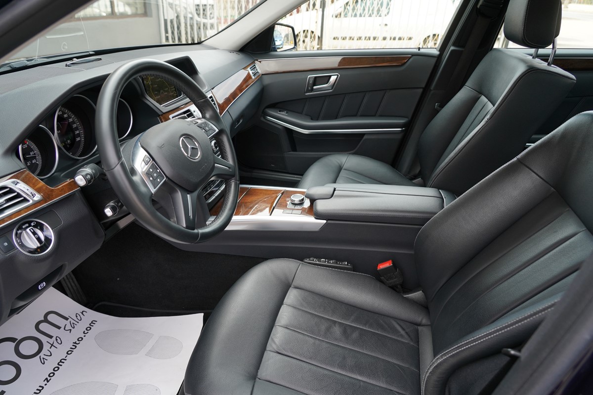 Mercedes-Benz E-Class
 220 CDI