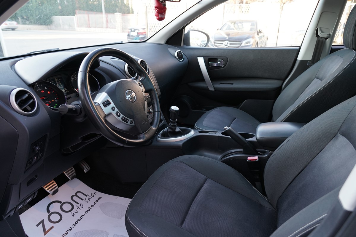 Nissan
 Qashqai 1,6 DCI