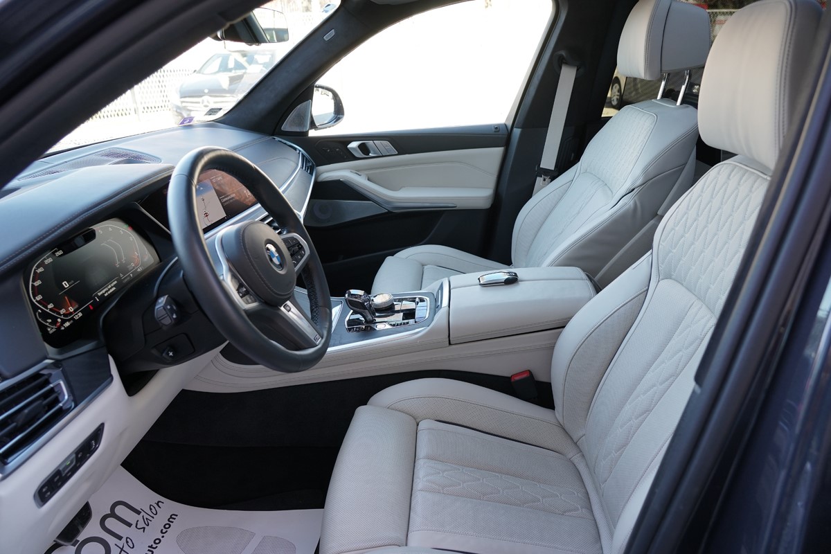 BMW
 X7 XDRIVE M50D