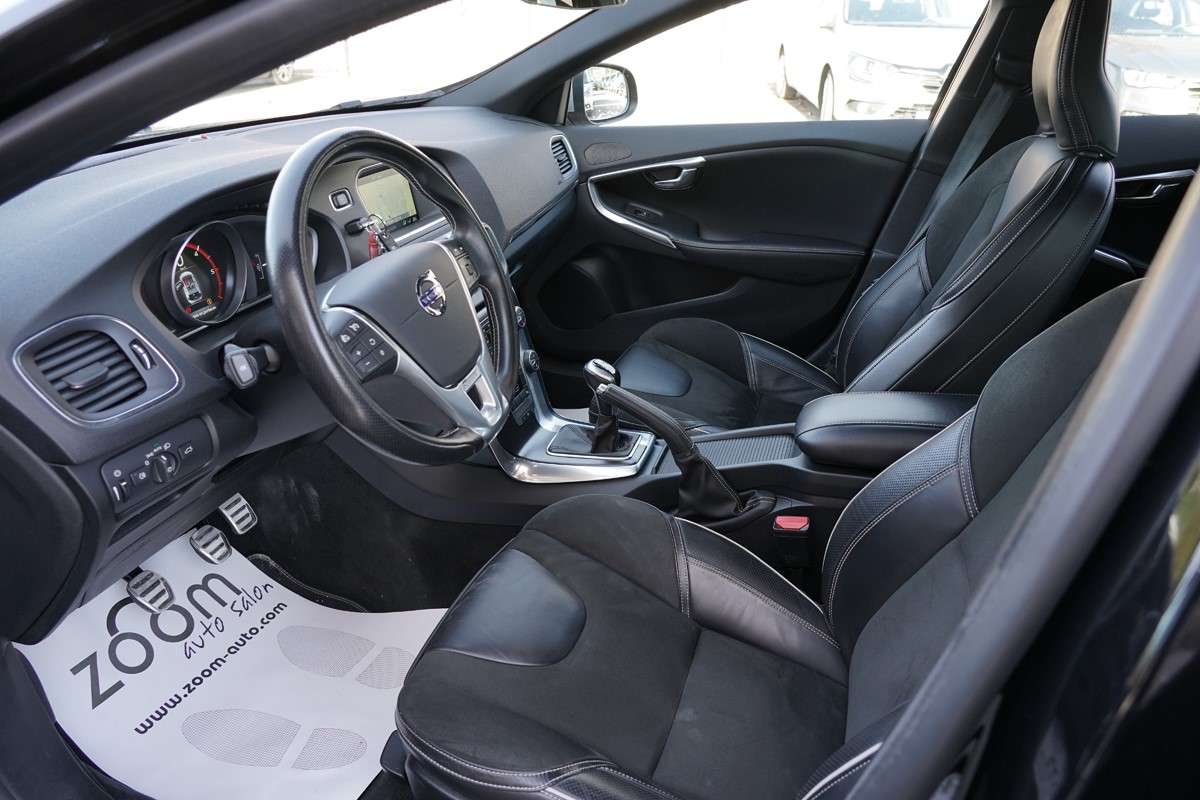 Volvo
 V40 D2 BUSINESS SPORT 5D