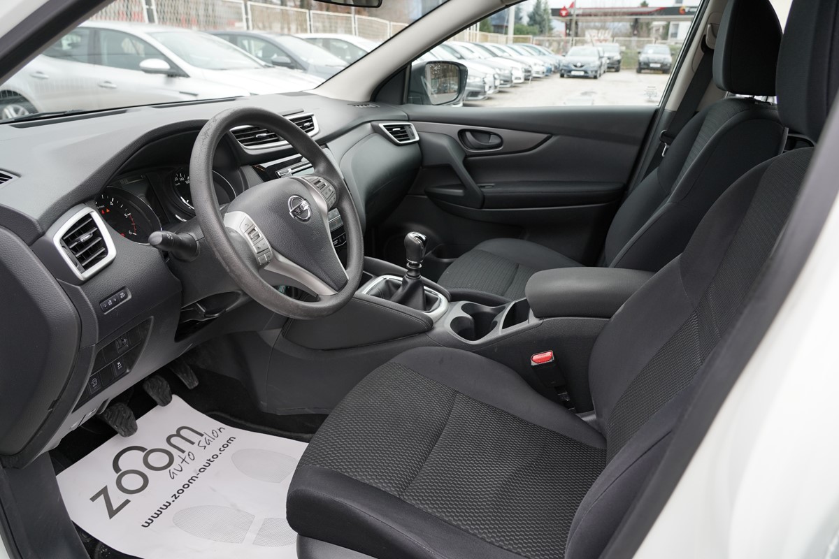 Nissan
 Qashqai 1.5 DCI