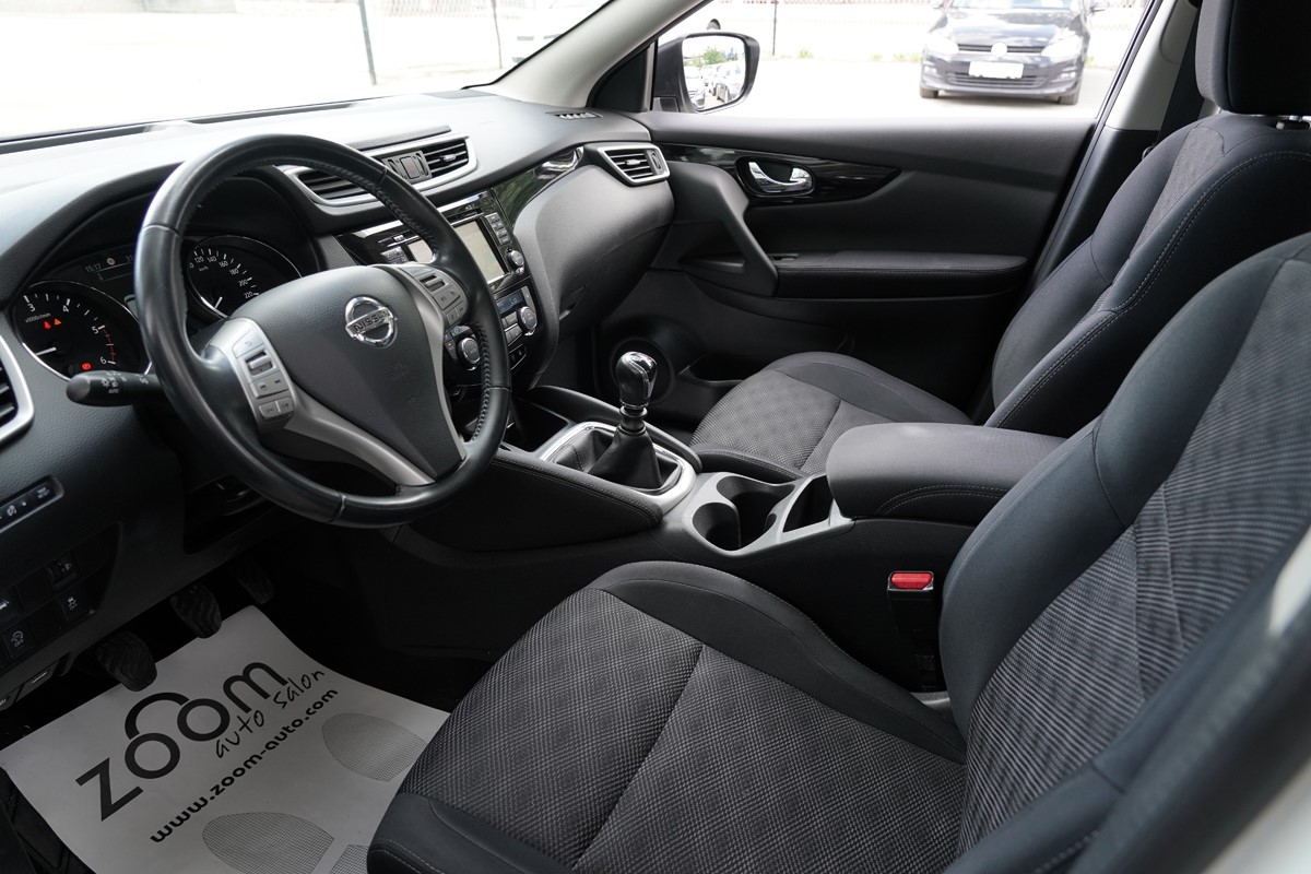 Nissan
 Qashqai 1.5 DCI