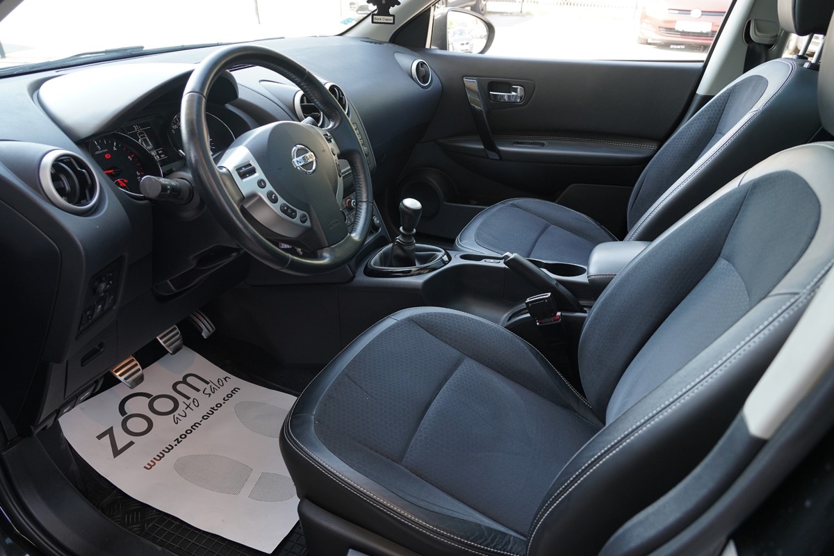 Nissan
 Qashqai +2 1.6 dCi 7 Sjedala