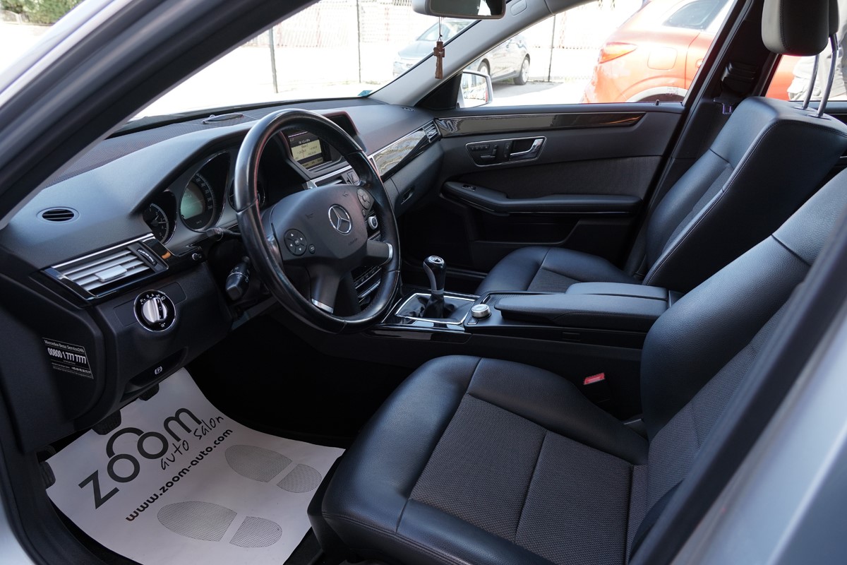 Mercedes-Benz E-Class
 E 220 CDI AVANTGARDE
