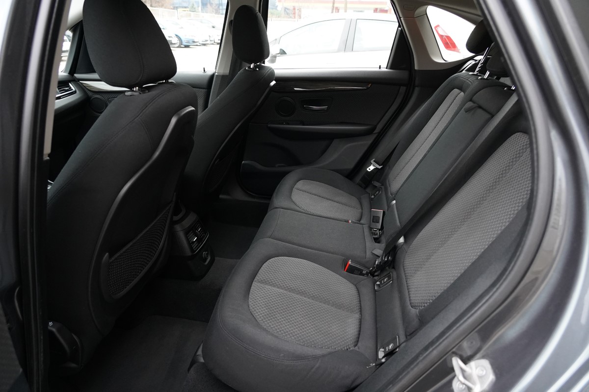 BMW
 2-Series 218 d AUTOMATIK !
