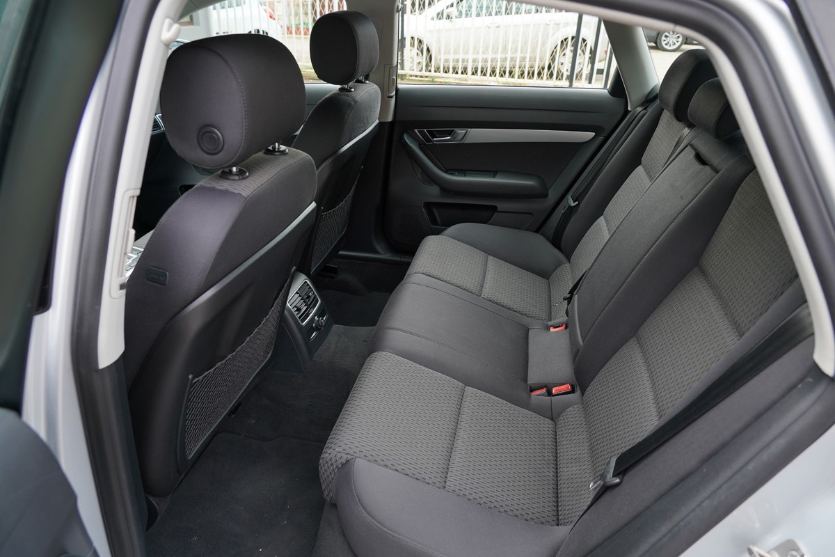 Audi A6
 2,0 TDI