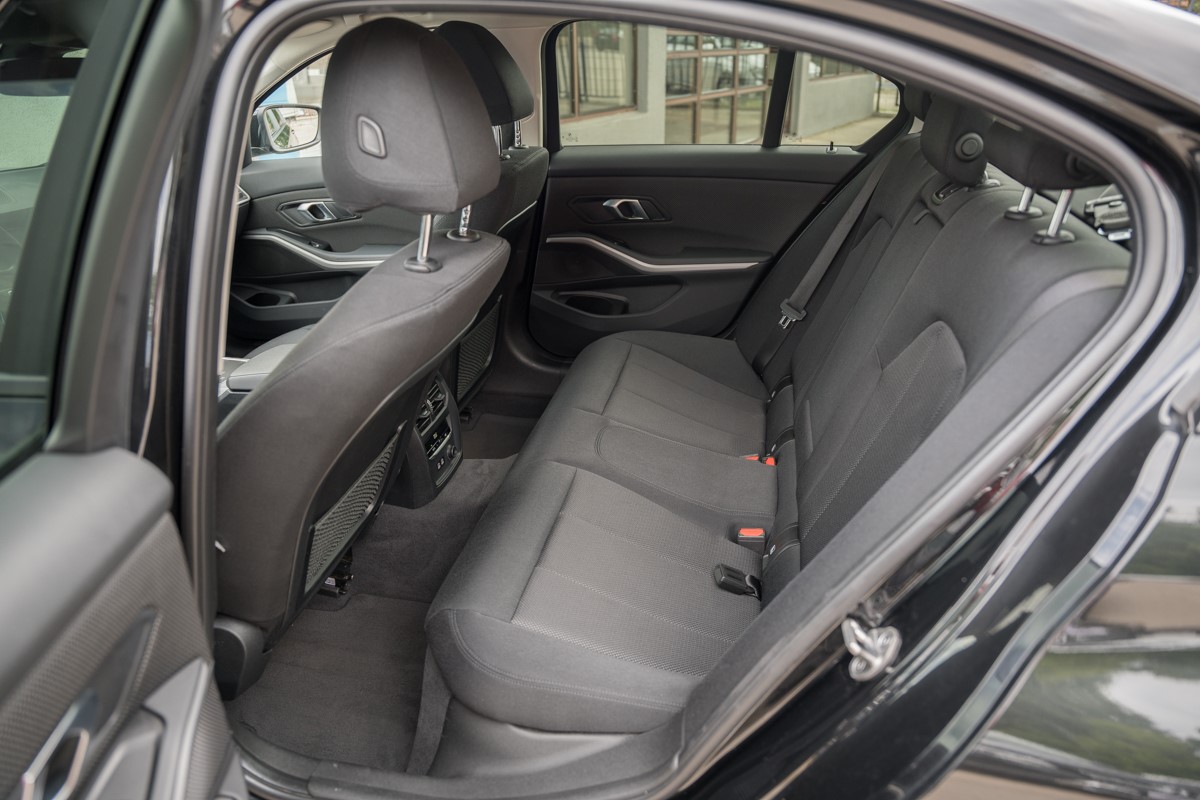 BMW
 3-Series 2.0 D