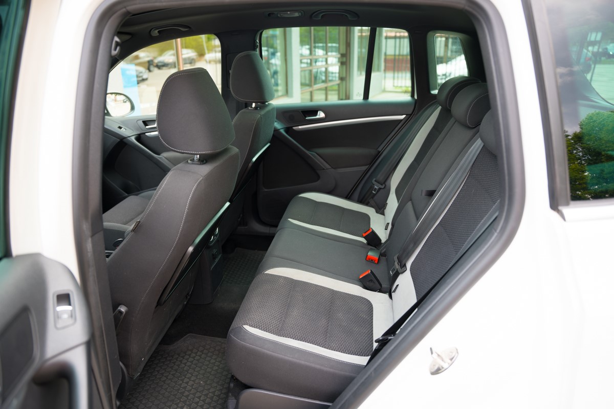 Volkswagen Tiguan
 2.0 TDI DSG R-Line 4MOTION